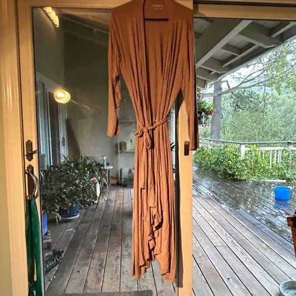 Silky Long Robe. - Picture 2 of 4